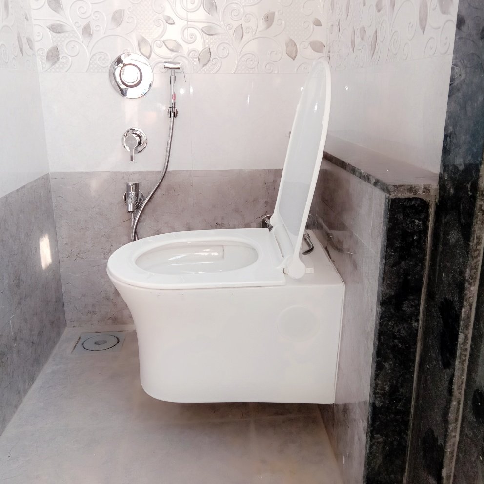 Wall-Hung Commode