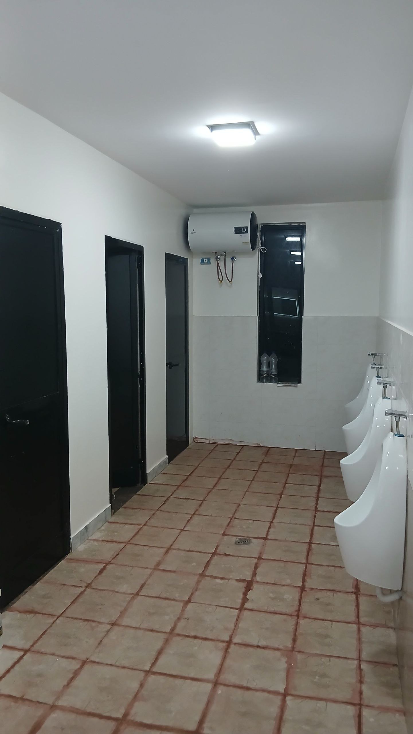Commercial Bathroom Plumbing Installation | PlumberJi.in